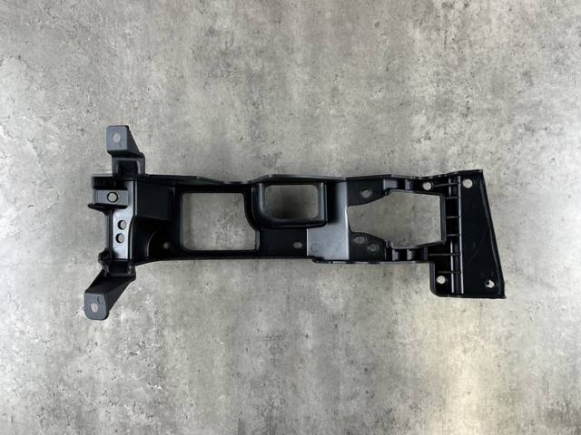 LAND ROVER LR050519 Кронштейн крепления противотуманной фары правой в наличии Сумы