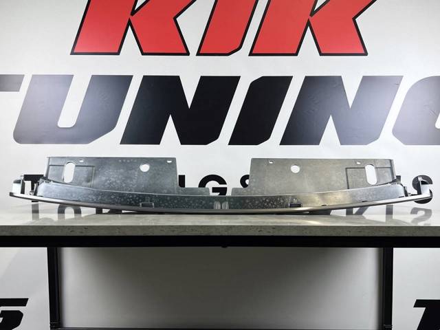 LR055880 LAND ROVER Решетка радиатора купить в Тернополь