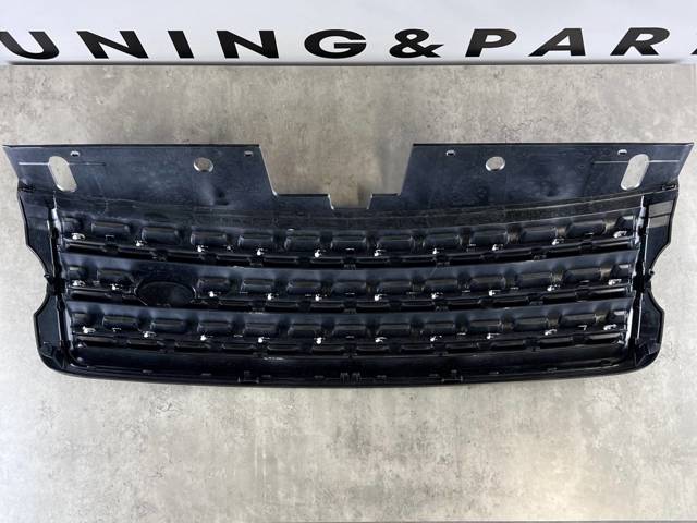 LAND ROVER LR055881 Решетка радиатора в наличии Чернигов