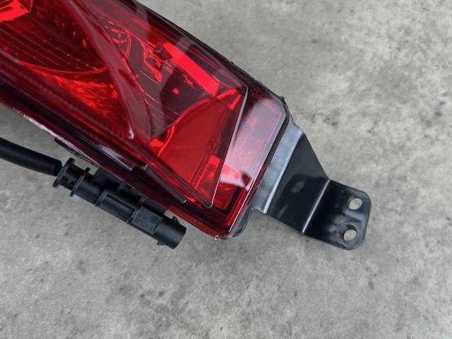 LR060910 LAND ROVER Фонарь противотуманный задний правый купить в Харьков