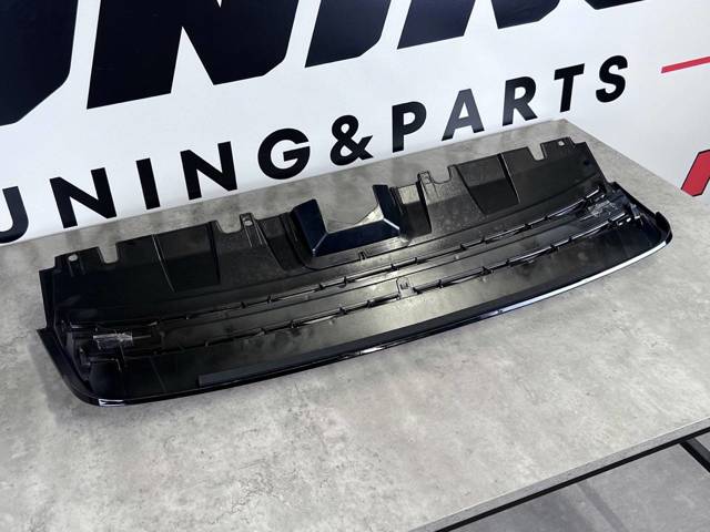 LAND ROVER LR061221 Решетка радиатора в наличии Черновцы