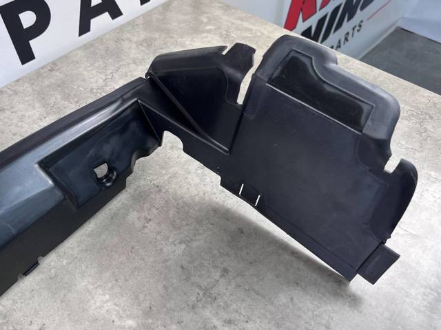 LAND ROVER LR070415 в наличии Ужгород