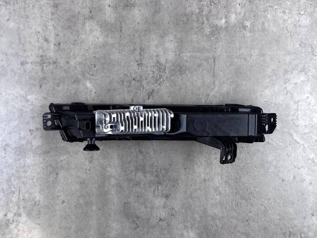LR098343 LAND ROVER Фара противотуманная левая купить в Киев
