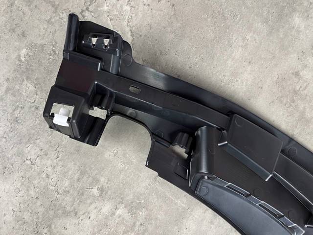 LAND ROVER LR098693 Кронштейн бампера переднего правый в наличии Тернополь