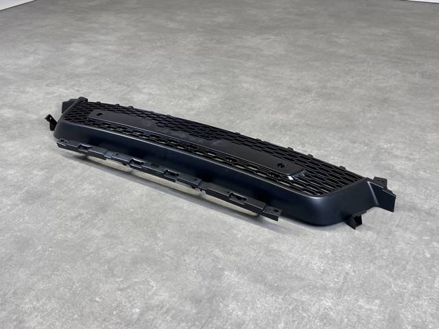 LAND ROVER LR099208 Решетка бампера переднего нижняя в наличии Харьков