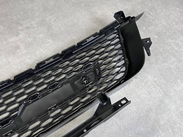LAND ROVER LR099208 Решетка бампера переднего нижняя в наличии Украина