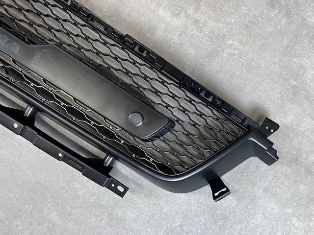 LAND ROVER LR099208 Решетка бампера переднего нижняя в наличии Хмельницкий