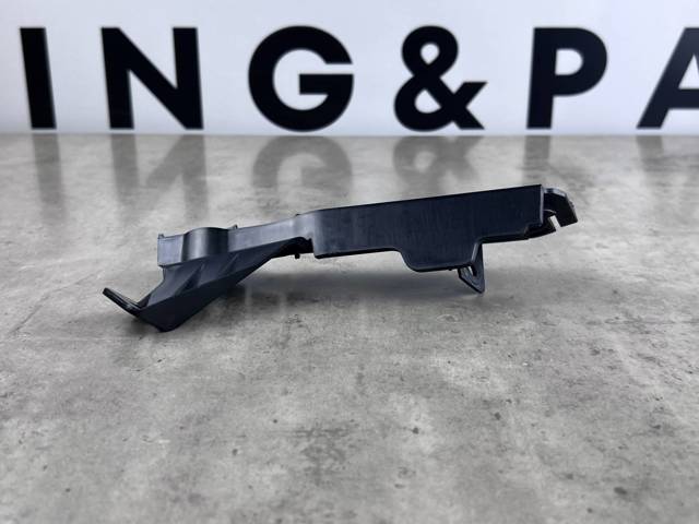 LAND ROVER LR099404 Кронштейн бампера переднего правый в наличии Киев