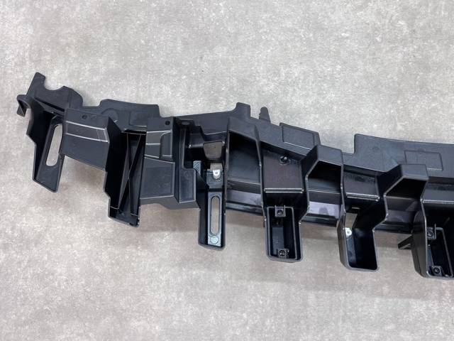 LR117396 LAND ROVER Кронштейн бампера переднего центральный купить в Черновцы