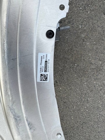 MERCEDES 2056204201 Накладка передней панели (суппорта радиатора) верхняя в наличии Черновцы