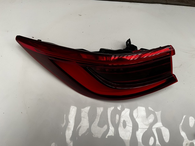Задняя левая внешняя фара 265555NA0A NISSAN