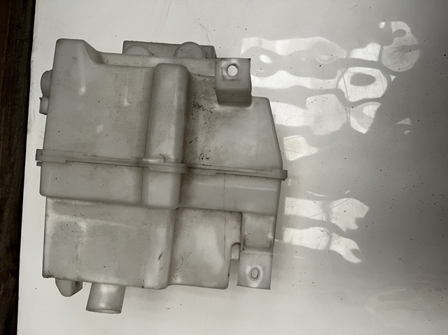 Бачок омывайки 289105NA0A NISSAN