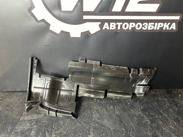 Воздуховод/дефлектор радиатора, правый 8W0121284AL VAG