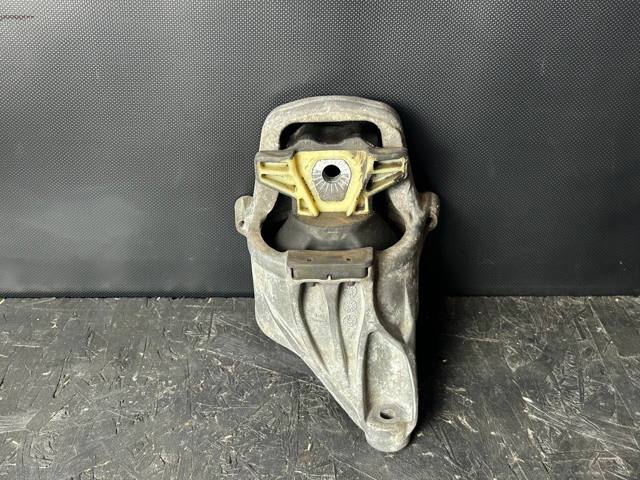 Левая подушка двигателя 8W0199371BR VAG