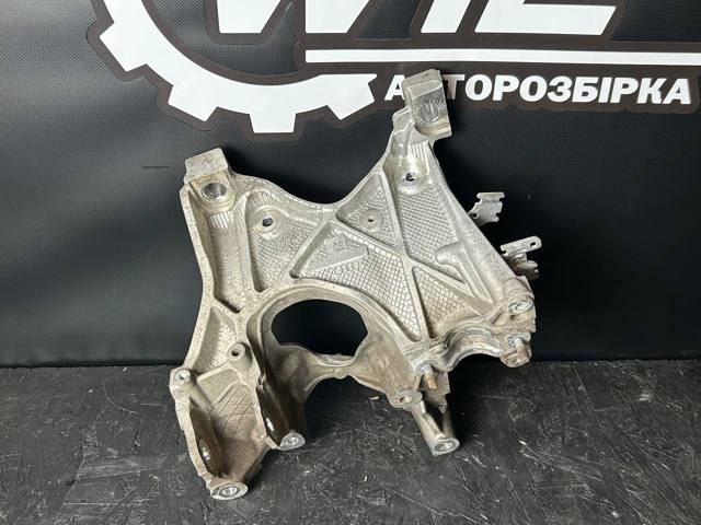 8W0399296E Кронштейн передней балки купить Ирпень
