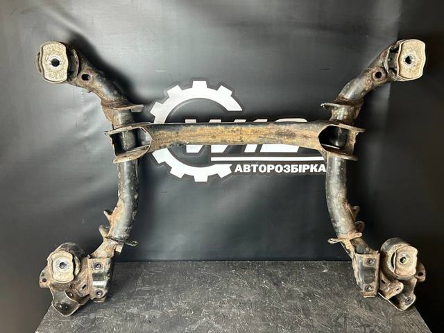 Поперечка задней подвески 8W0505235AE VAG