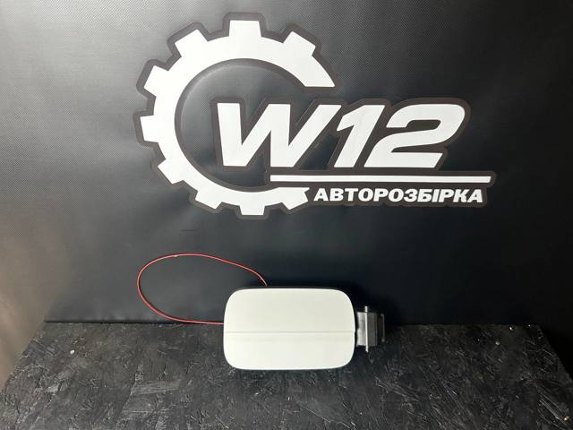 Лючок б/бака 8W0809907 VAG