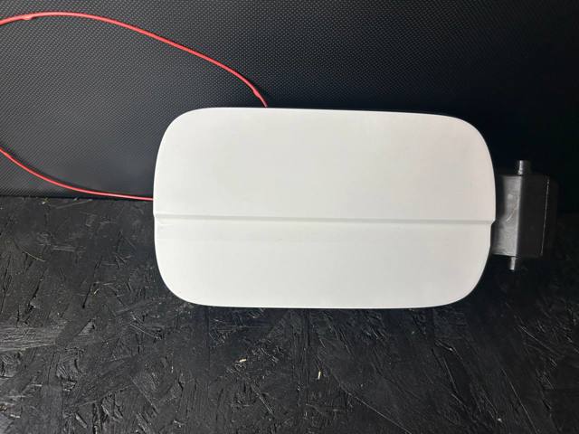 8W0809907 VAG Лючок бензобака купить в Одесса