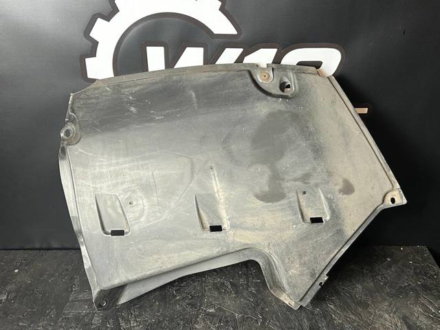 Защита днища, задняя правая 8W0825219A VAG