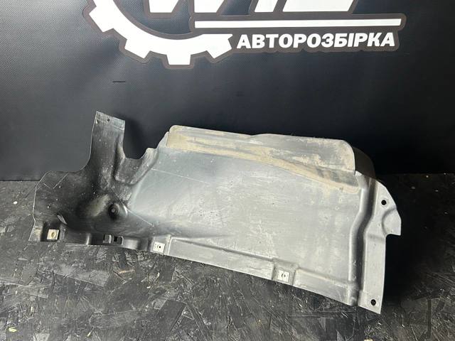 Подкрылок переднего крыла, левый передний 8W0853887A VAG