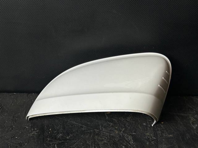 Накладка/крышка зеркала заднего вида, левая 8W0857527GRU VAG