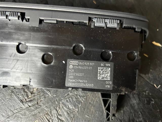 8W0925301 VAG Консоль панели управления центральная купить в Сумы