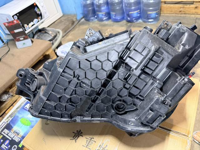 4KE941040 VAG Фара правая купить в Днепр