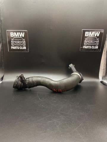 Нижний патрубок радиатора 17127576358 BMW