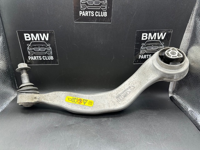 Левый рычаг передней нижней подвески 31106861165 BMW