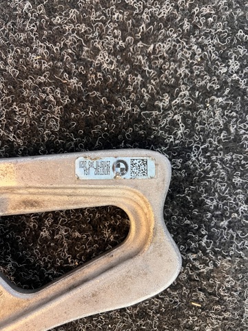 Усилитель переднего подрамника 31106878779 BMW