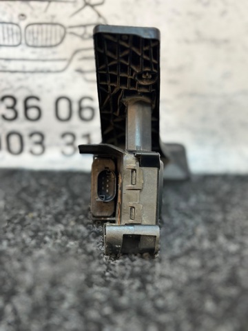 Педали газа 35406889818 BMW