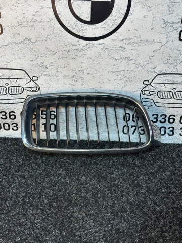 Решетка радиатора правая 51137255412 BMW
