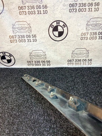 Молдинг двери передней правой 51137352092 BMW