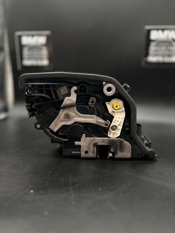Замок передней пассажирской двери 51217281934 BMW