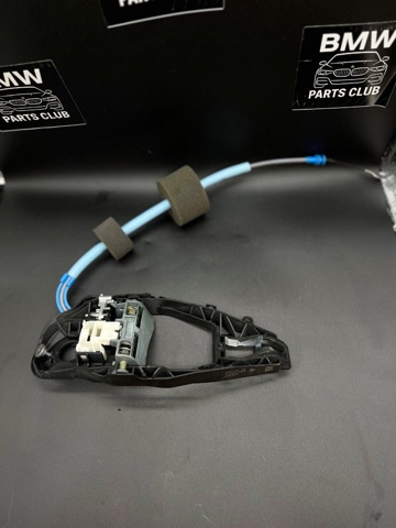 Держатель наружной ручки двери, передней правой 51219881774 BMW