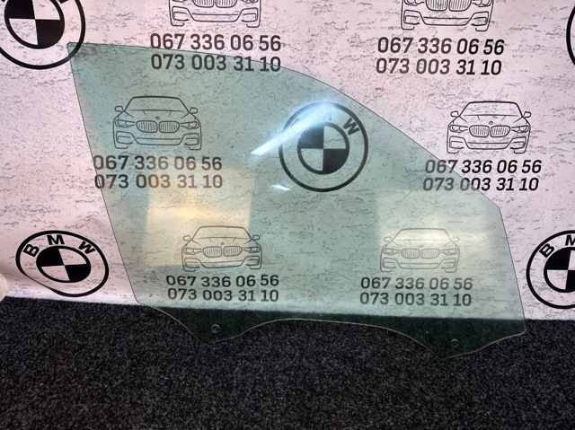 Стекло передней правой двери 51337470632 BMW