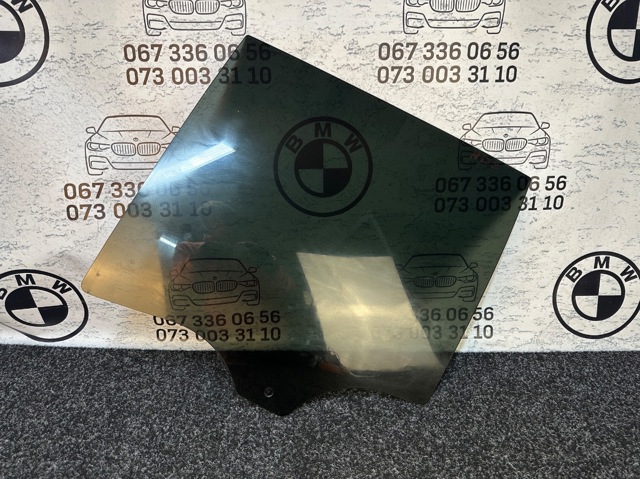 Стекло задней правой двери 51357470630 BMW