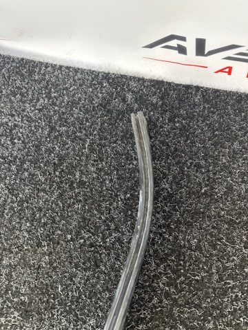 51767329397 BMW Уплотнитель капота купить в Чернигов