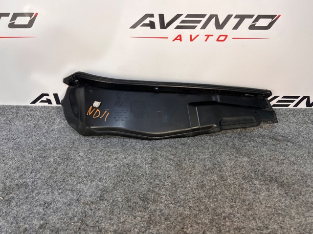 Уплотнитель арки крыла 51767329400 BMW