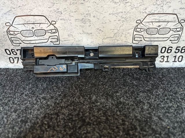 Кронштейн наружной накладки порога правой 51777256918 BMW