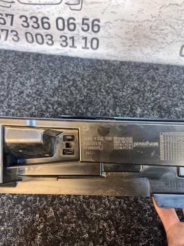 Кронштейн наружной накладки порога правой 51777256920 BMW