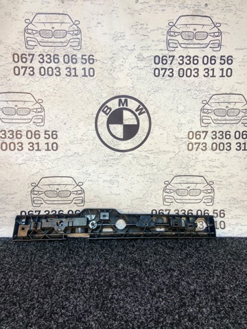 Кронштейн наружной накладки порога правой 51777387346 BMW