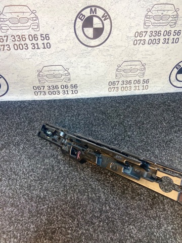 BMW 51777387346 Кронштейн наружной накладки порога правой в наличии Ирпень