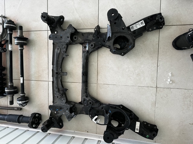 6884852 BMW Балка передней подвески (подрамник) купить в Винница