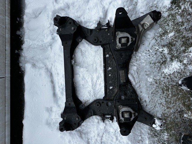 Крабобалка передней подвески 6891262 BMW