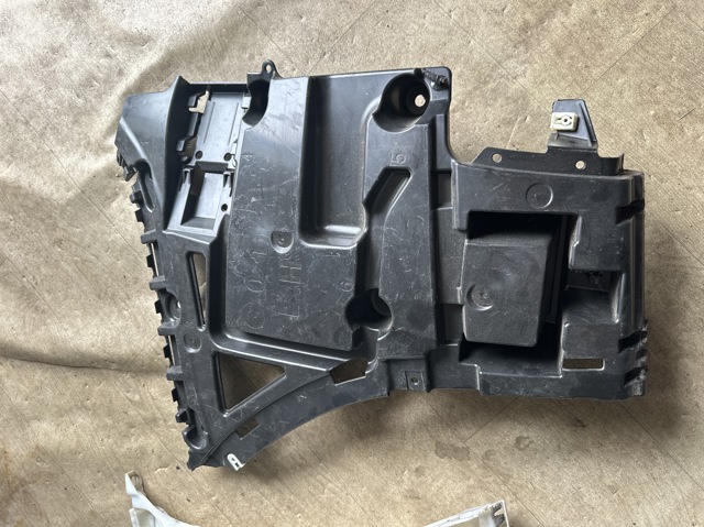 Направляющая заднего бампера, левая 7400667 BMW