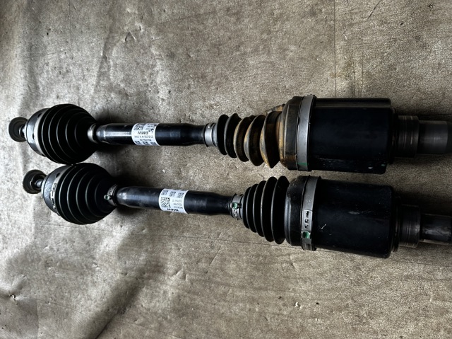 Левая полуось 8643183 BMW
