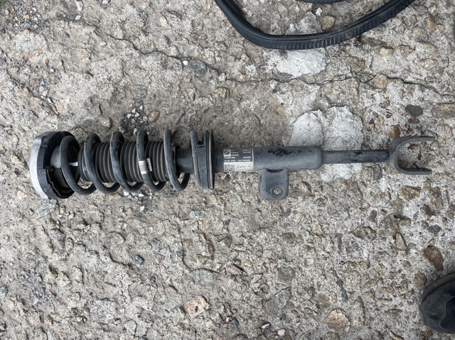 Стойка передняя правая 31316866593 BMW