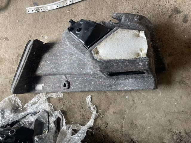 51477942875 BMW Облицовка багажного отсека левая купить в Харьков