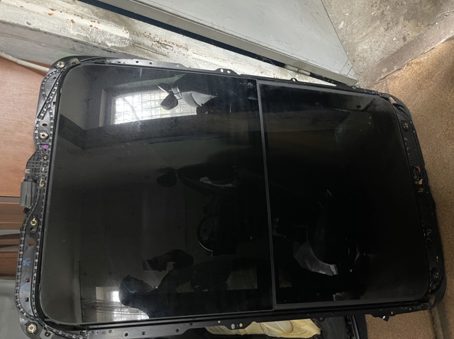 VAG 5NN877049D Рама люка в наличии Тернополь